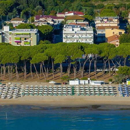 Hotel La Pineta Pineto Bagian luar foto