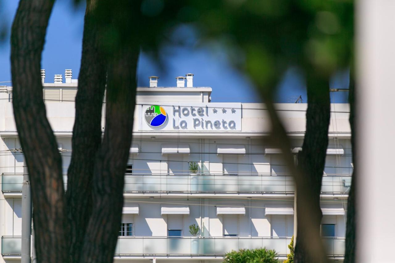 Hotel La Pineta Pineto Bagian luar foto