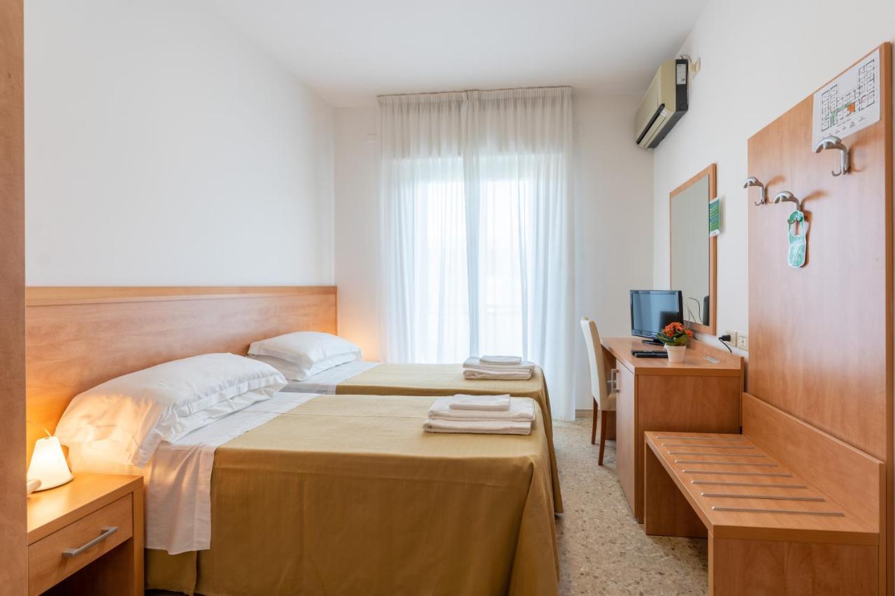 Hotel La Pineta Pineto Bagian luar foto