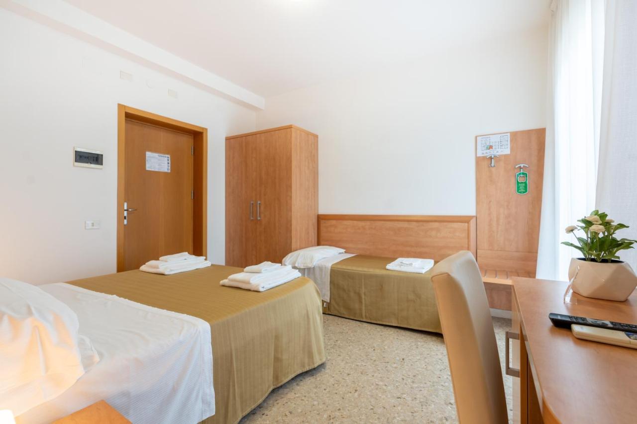 Hotel La Pineta Pineto Bagian luar foto