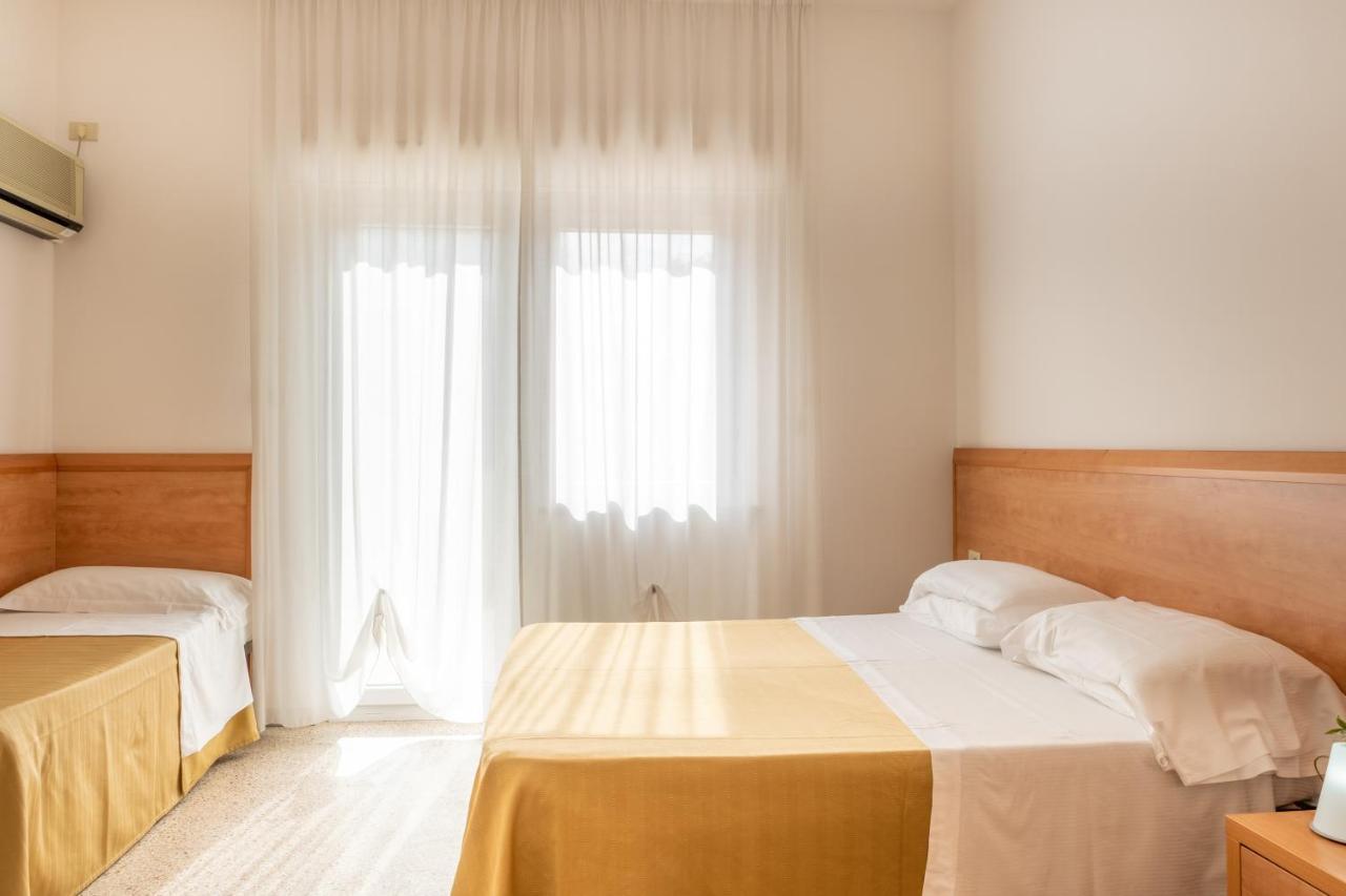 Hotel La Pineta Pineto Bagian luar foto